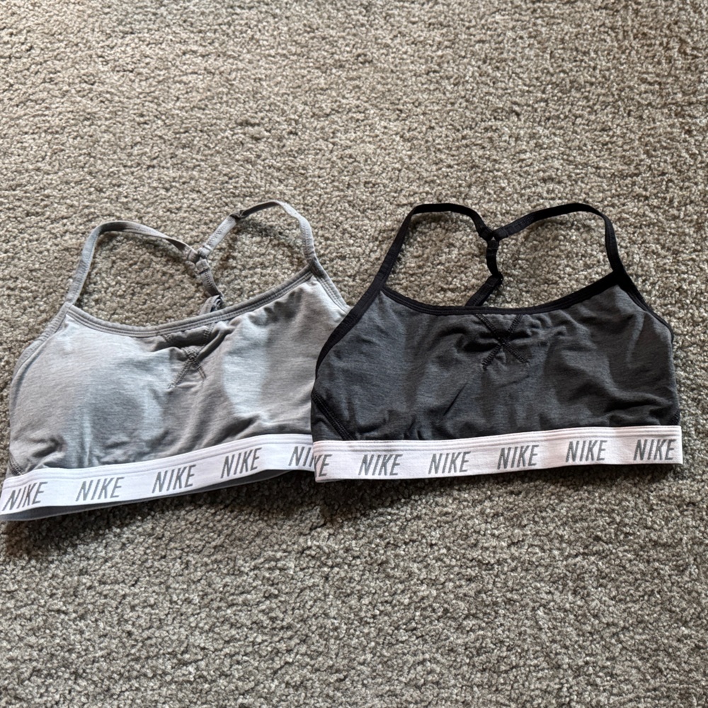 Nike Women's Gray and Black Sports Bra Set